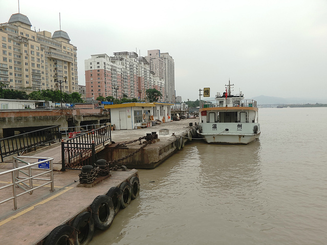 游了妙果寺,松台公园,温州古玩市场,温州博物馆,坐轮渡江心屿,走了
