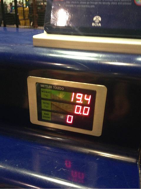 这次我和我妈一共就买了20kg重的行李,险些超重