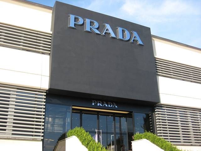 Prada The Space 工厂店