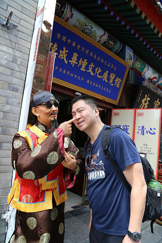 哈哈你这个小猫的爪爪和招财猫反了啊泥人张门口的和合二仙  乐乐表情