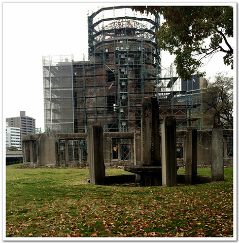 是为纪念二战后期的1945年8月6日广岛遭原子