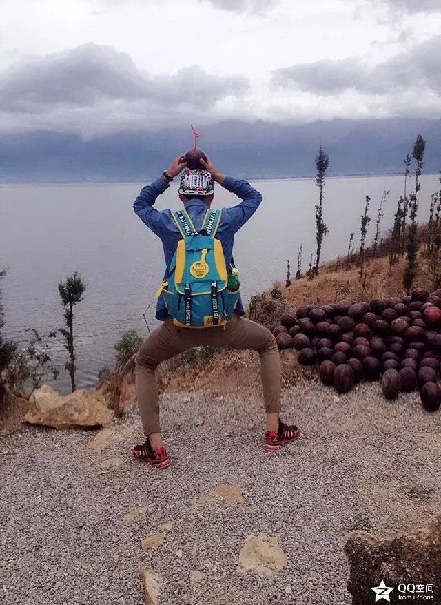 你和我都是孤独的鬼。