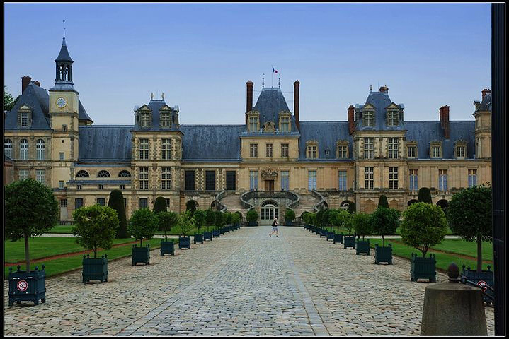 2017枫丹白露是法国最大的王宫之一,中文名字