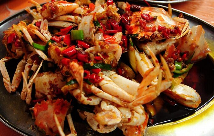 有几天 ,今天才想起来点评,以后来三亚的朋友可以考虑来他们家吃海鲜