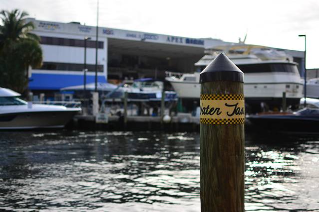 劳德代尔堡河滨大道