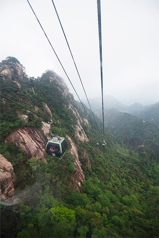 "爬黄山真的是项体力活，从光明顶到始信峰，开始两腿发颤了，还好，我们还有缆车，从白鹅岭到云谷，又..._黄山云谷索道"的评论图片