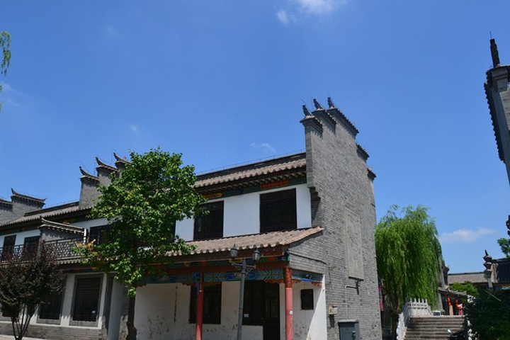 祠,拜了月老,用嘉惠的话来说就是,想不到自己也会有这么一天_滦州古城