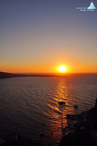 浴缸的等级绝对高,双人位,十几个按摩出水口,池底灯光,绝对高bigger.