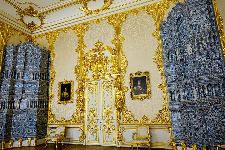 大,游玩的人又很多,基本上会被推着走,所以半小时