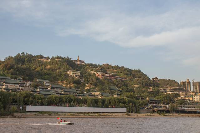 滨河路绿色长廊