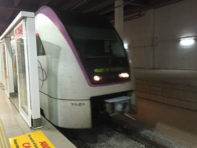 2018.们第一次来吉隆坡机场,又对出入关手续不