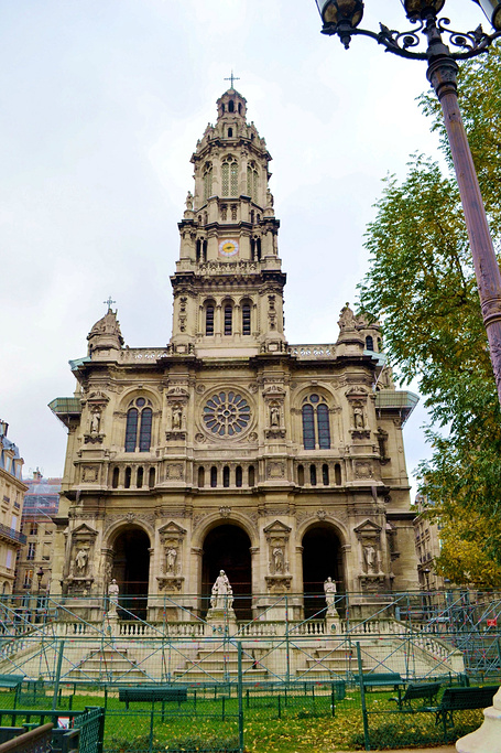 巴黎天主圣三教堂