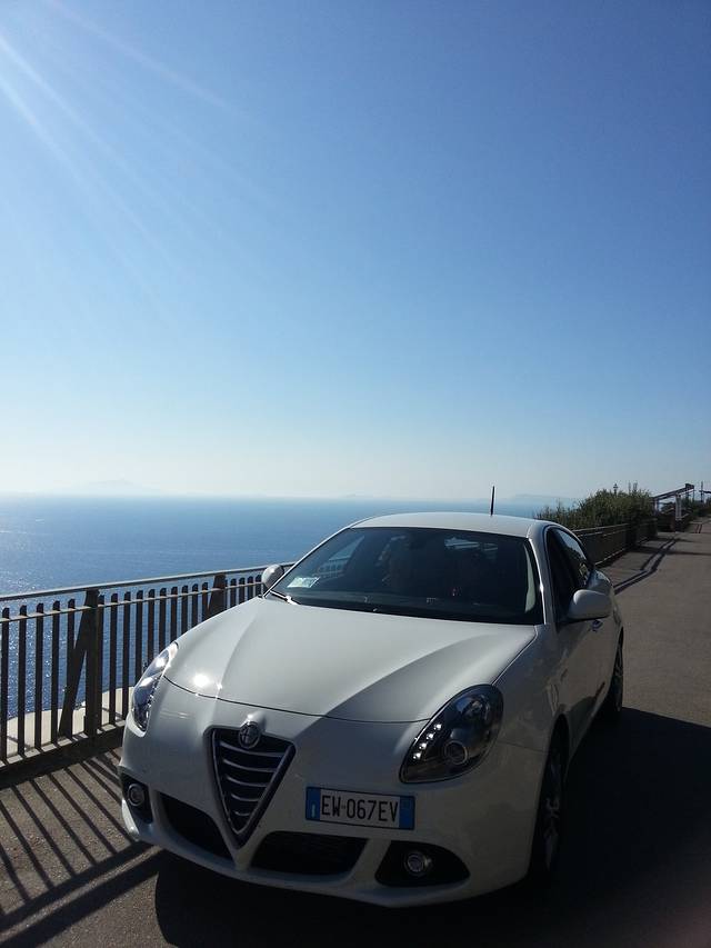 那不勒斯国际机场