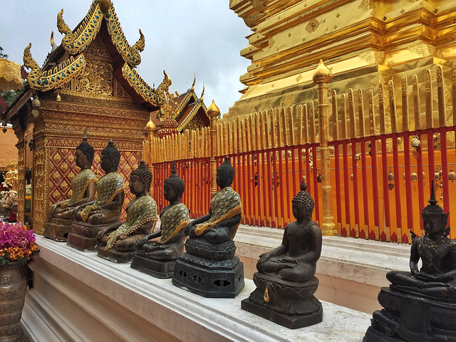 寺庙供奉了13年,他为了想让自己的百姓也能够供奉佛舍利,所以就让4位