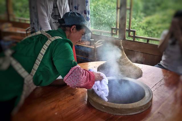 泸沽湖万心居酒店·蒸汽石锅鱼庄