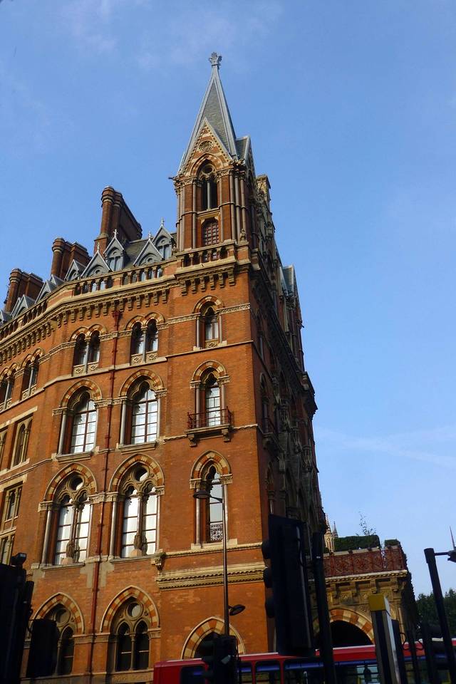 圣潘克勒斯火车站