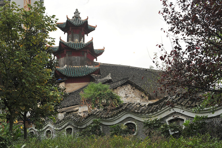 "离开文庙，前往另一个著名景点，圆通寺。圆..._安顺白塔"的评论图片