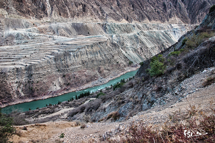 尼农大峡谷的地貌很壮观
