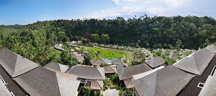 精华来装饰着酒店的内部。非常精致的下午茶_