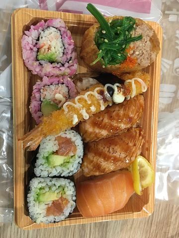 今日悉尼上有很多短租房 唐人街附近的也不少