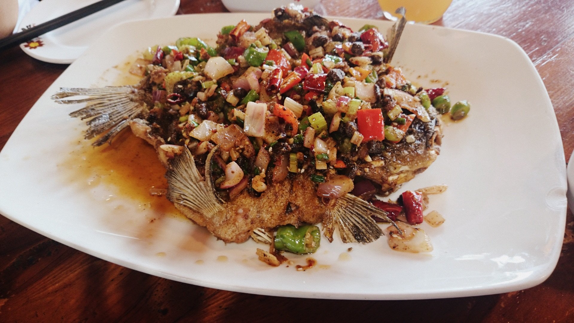 2018纳西东巴烤鱼美食餐厅,其实古镇的美食比新城的多.去.