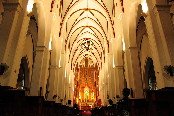 2017河内大教堂(圣约瑟夫天主堂)建于1886年，属新哥德风格，是河内最古老的教堂，据说是仿巴黎圣母_河内大教堂评论 - 去哪儿攻略社区