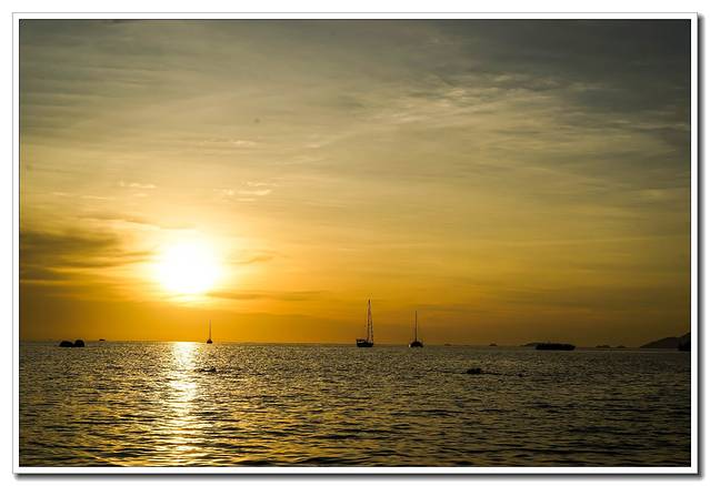 北谷公园落日海滩