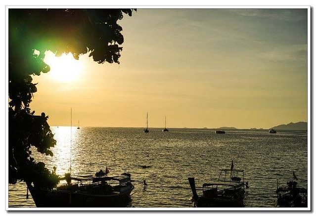 北谷公园落日海滩