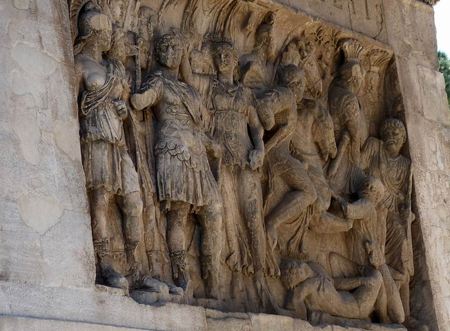 2017君士坦丁凯旋门建于315年,是为了纪念君