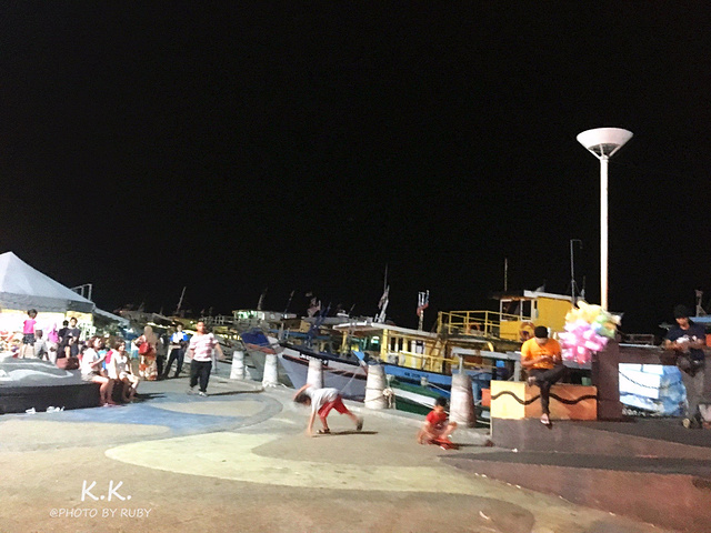 2019菲律宾市场购物,满满地可惜!新鲜椰子,3R