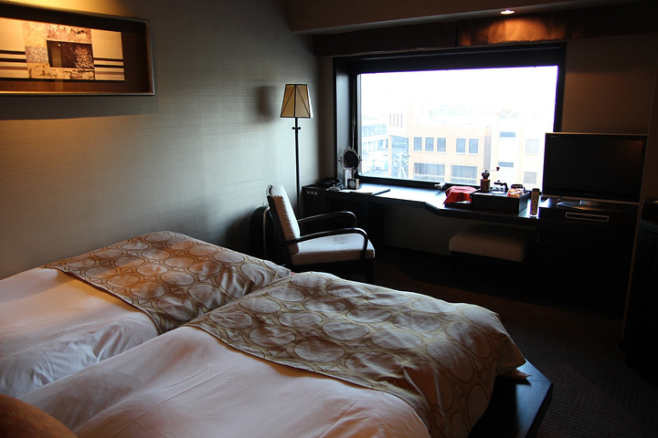 后来临出发看到E路东瀛的日币价格换算下来比