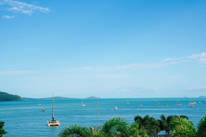 艾尔利海滩这个地方的机场很小,属于澳大利亚