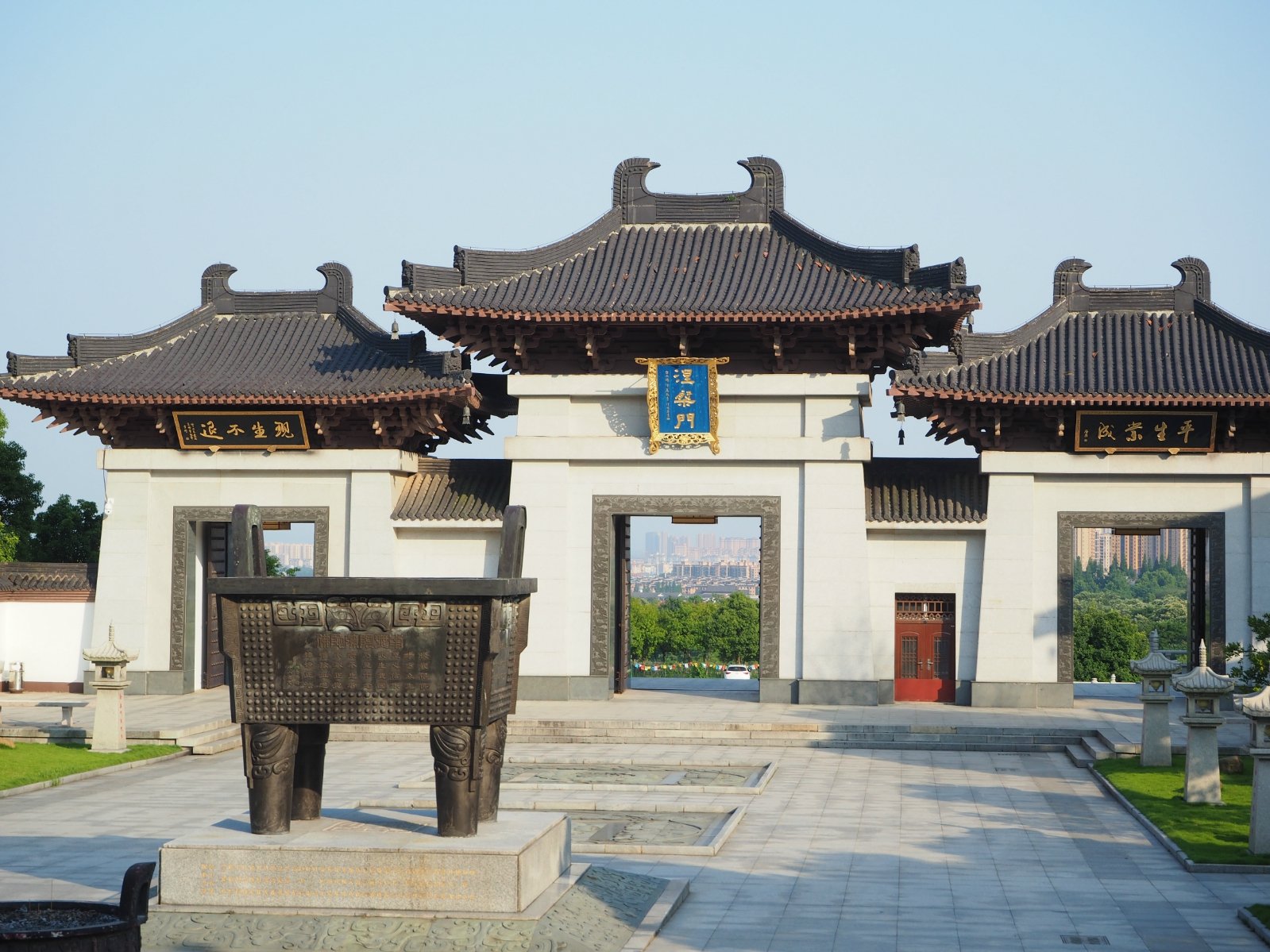 从双塔继续前行一路上风景怡人天气非常好除了有些热