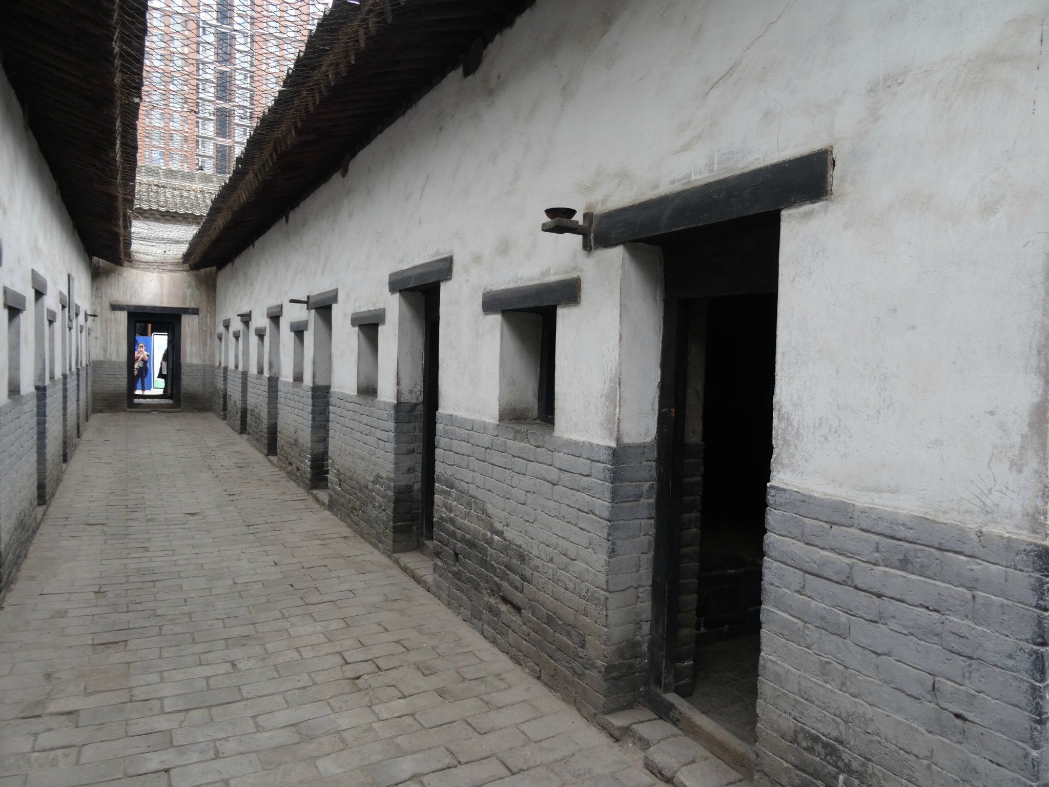 89 首页 晋善晋美临汾行 监狱分为普通牢房和死囚牢,在过厅两侧共有