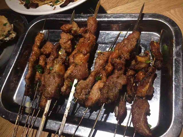 李不管特色小烧烤