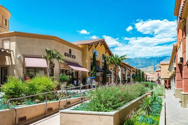 沙漠山奥特莱斯