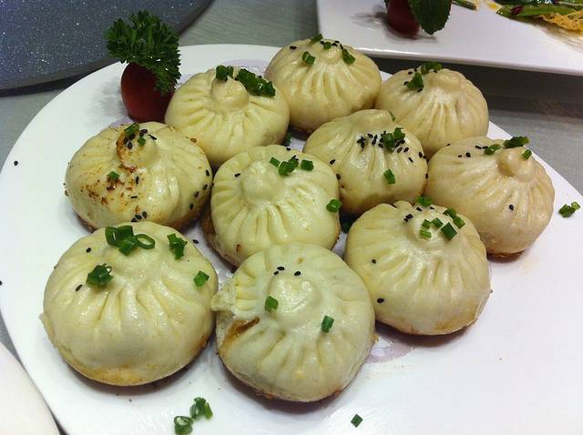 君芝莱大酒店(国定东路店)