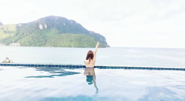 你带我去泰国吧。好啊!