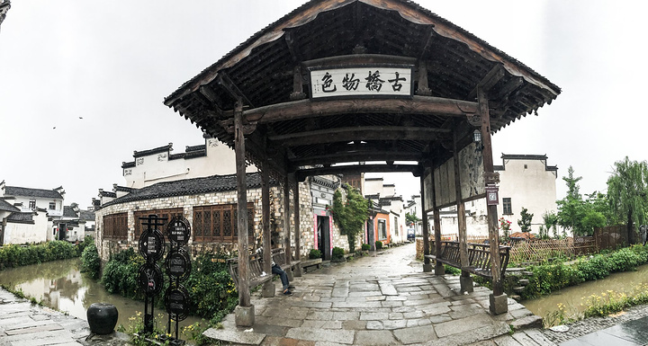 村里最有名的三姑庙求签也是非常灵验的徽派建筑拍黑白的效果也不错