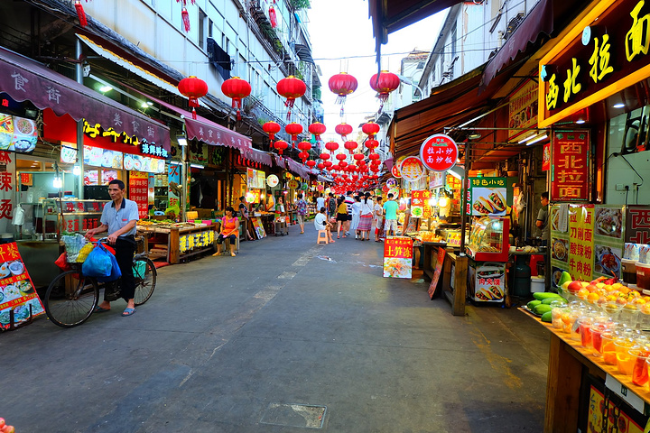 本来是慕名来台湾小吃街