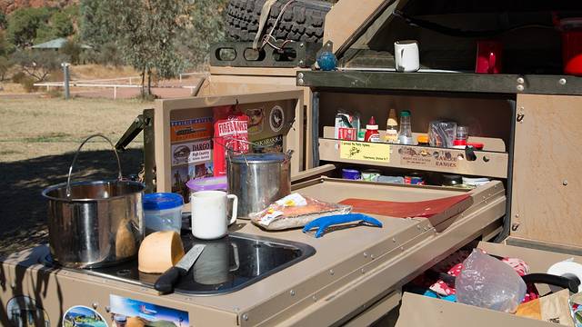 西麦克唐纳山脉