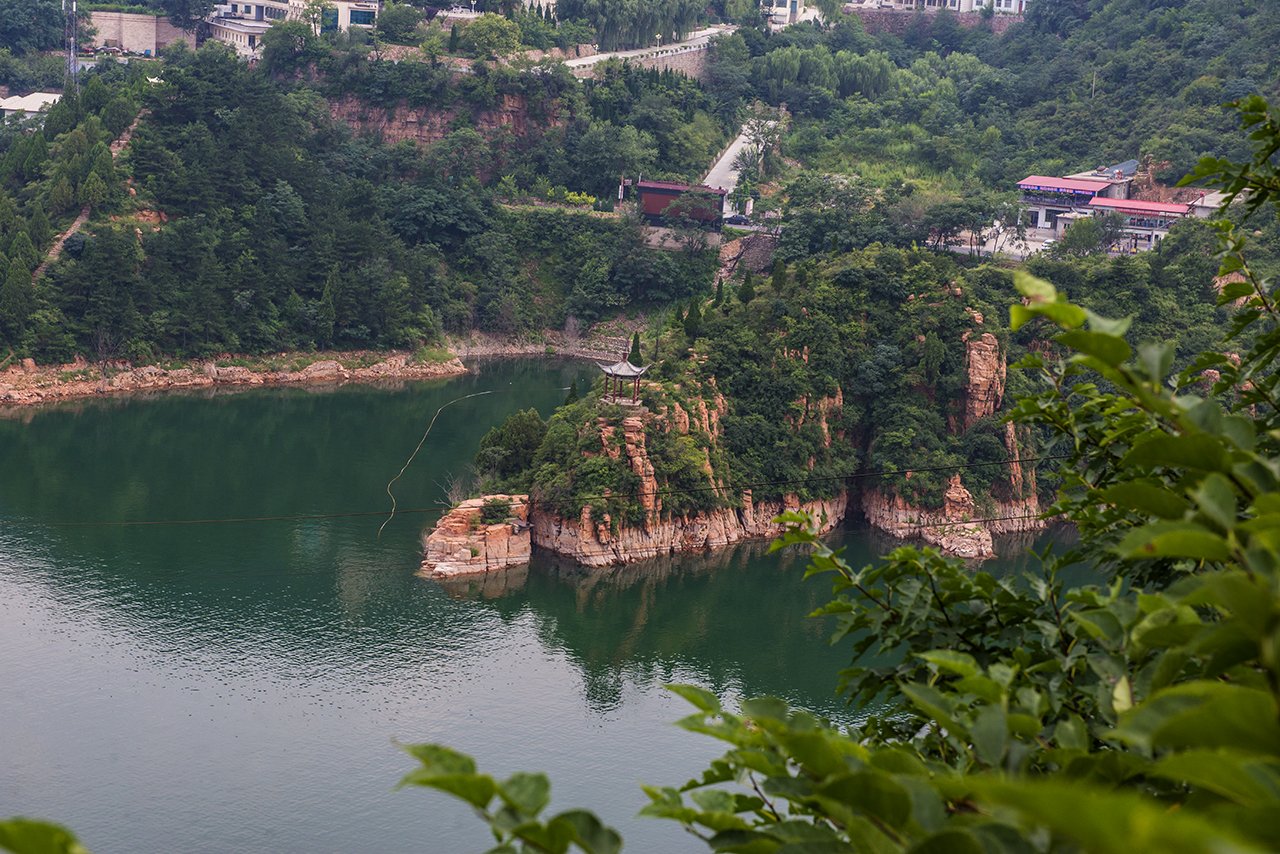 醉美京娘湖,太行山下的小三峡 老虎洞,据说,早前那是老虎的家,后来