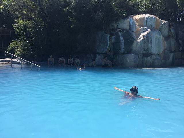 怀基蒂山谷地热池