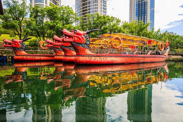 新安江龙舟漂游