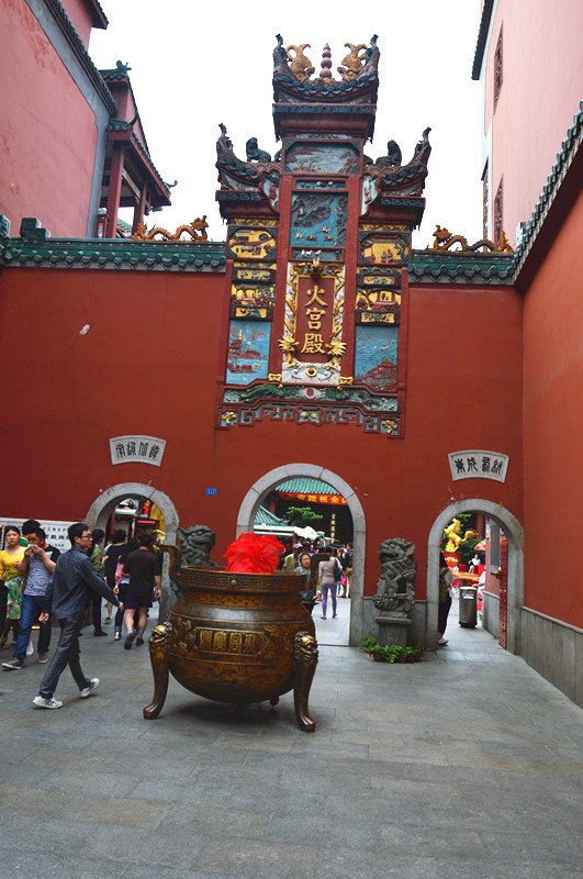 外地朋友最爱问的就是火宫殿了,毕竟名气最大,燃鹅作为湖南本地人,我