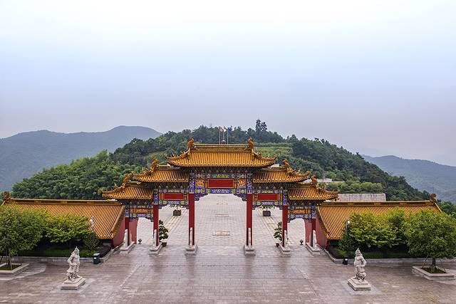会稽山龙华寺