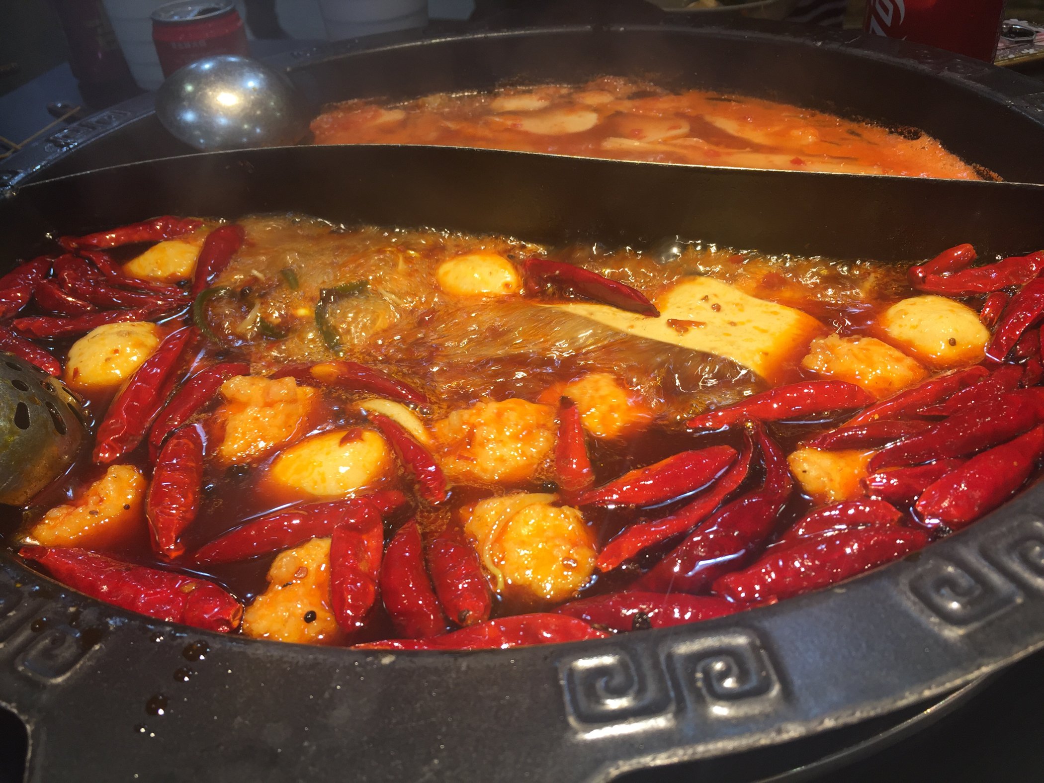 极力推荐我们去吃春熙路的小龙坎火锅