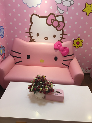 hellokitty 主题的房间是我在整个蜜月行中最最期待的房间,果然不负