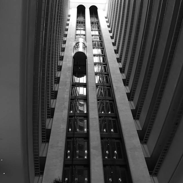 密克罗尼西亚广场购物中心