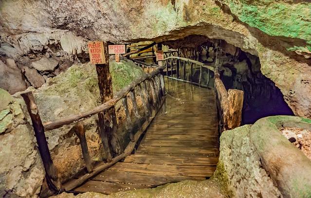 希纳达南石灰岩洞